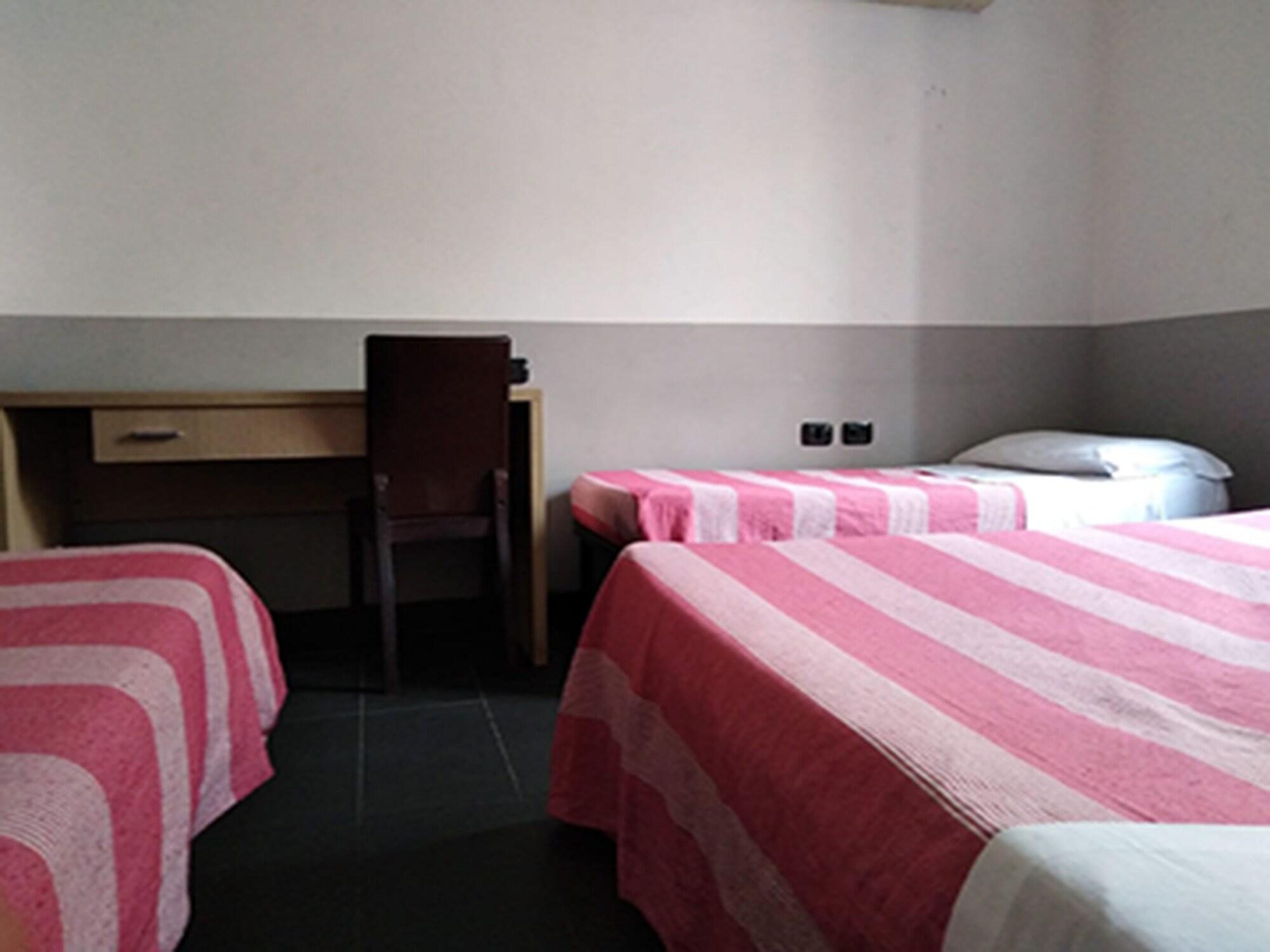 M&J Place Hostel Rom Eksteriør billede