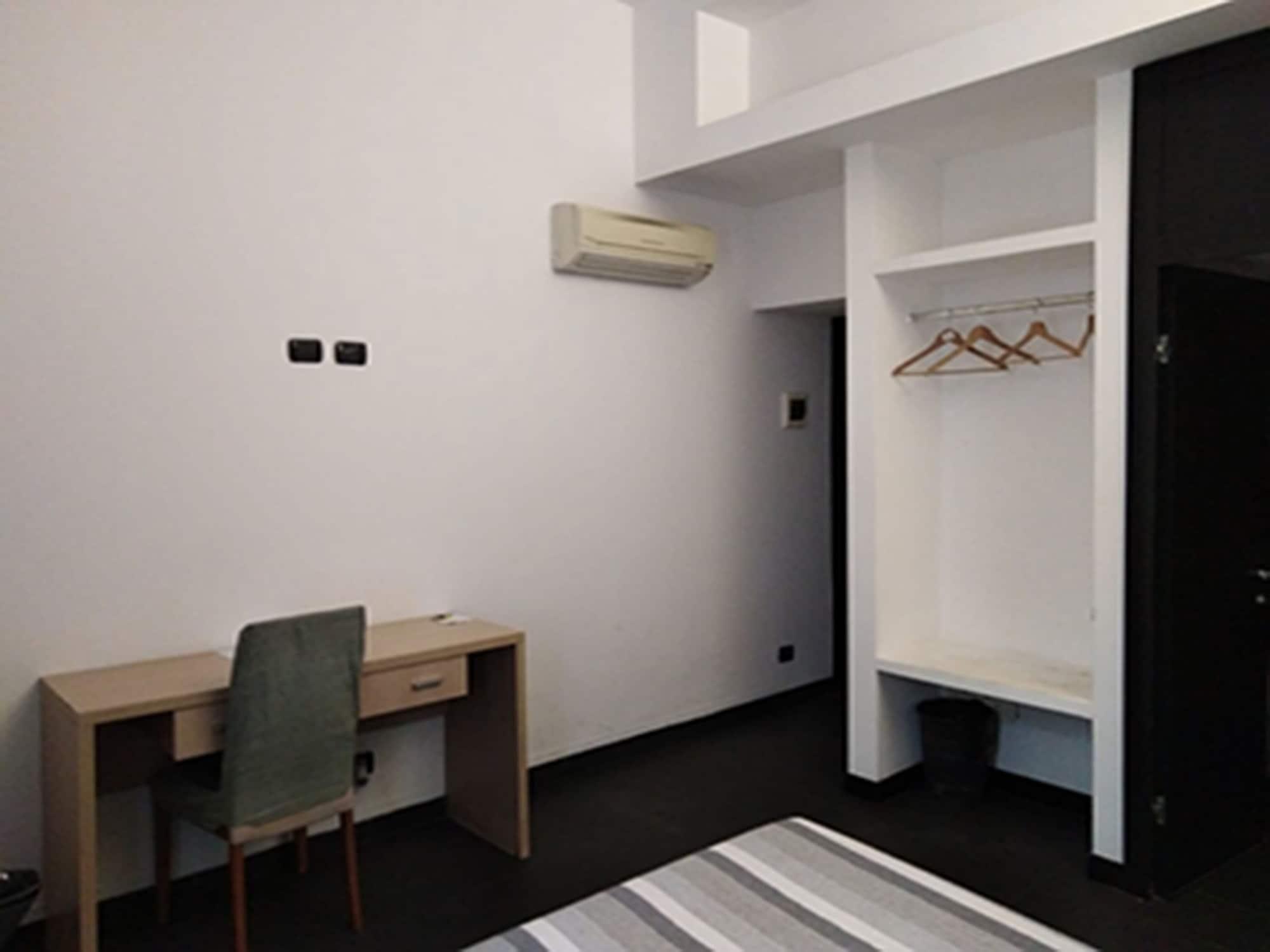 M&J Place Hostel Rom Eksteriør billede