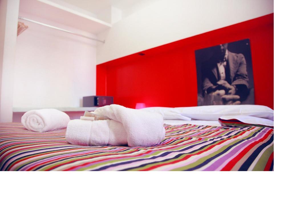 M&J Place Hostel Rom Værelse billede
