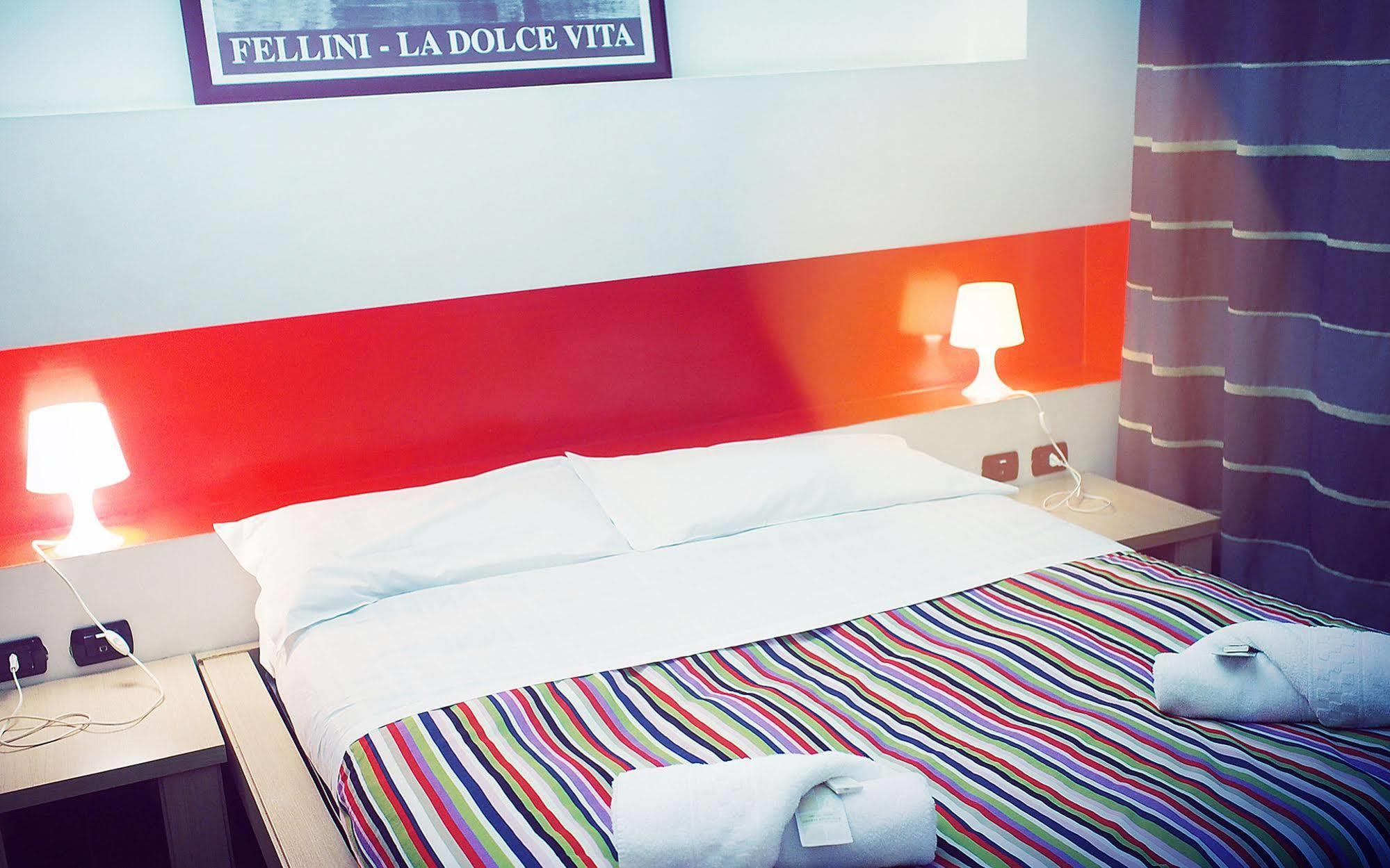 M&J Place Hostel Rom Eksteriør billede